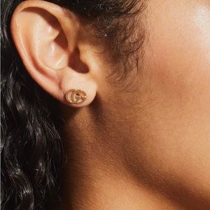 18K yellow gold earrings by Gucci
